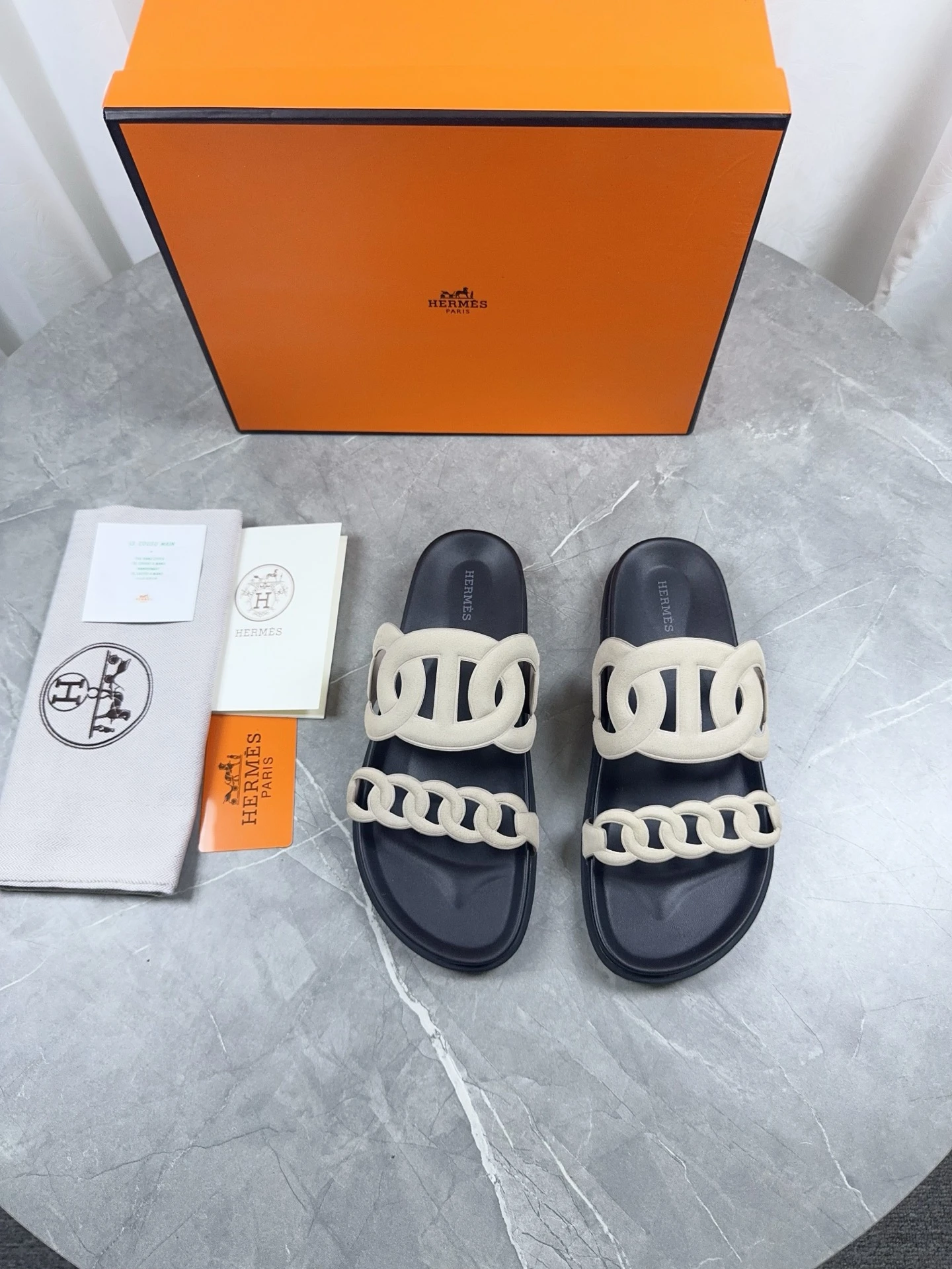 Hermès Slippers — 860638c6