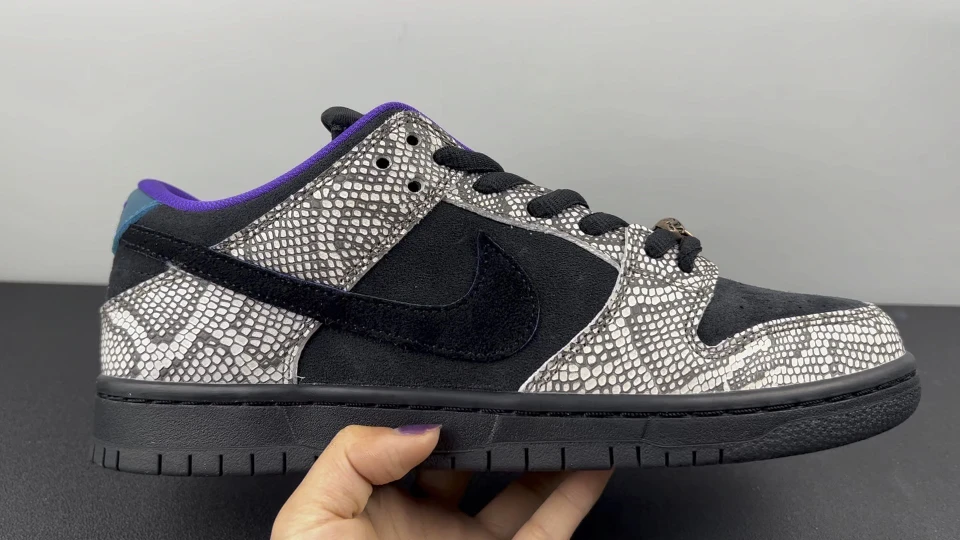 Nike Shoes — 6b05dfa1