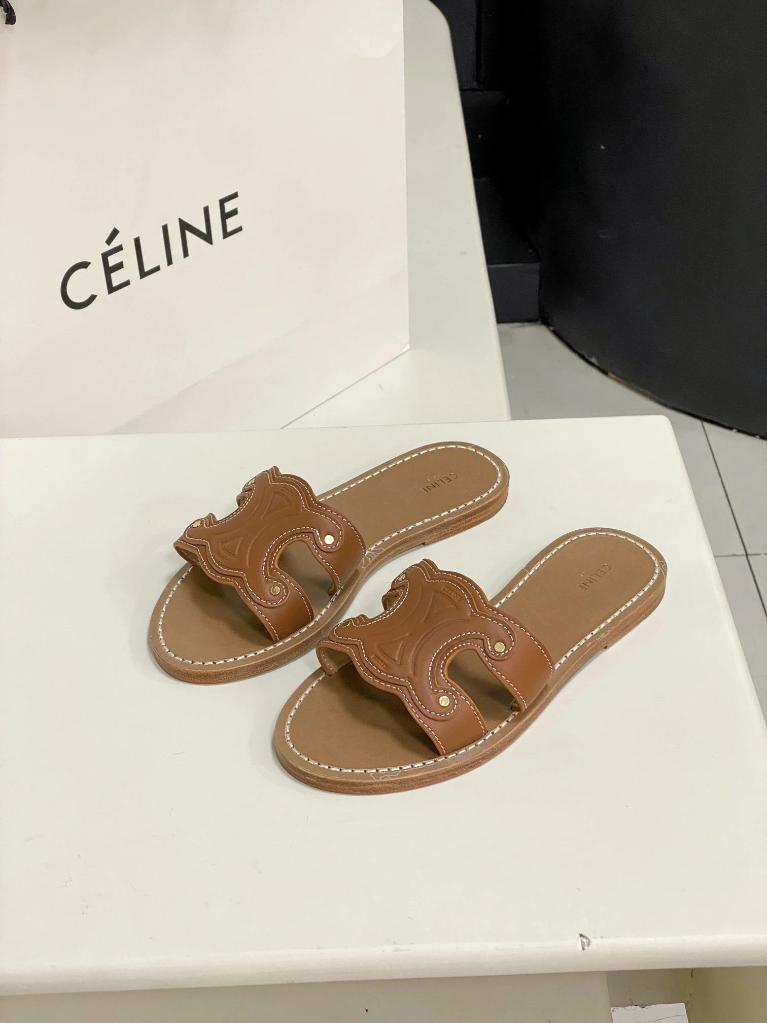 Celine Slippers — 0189c201