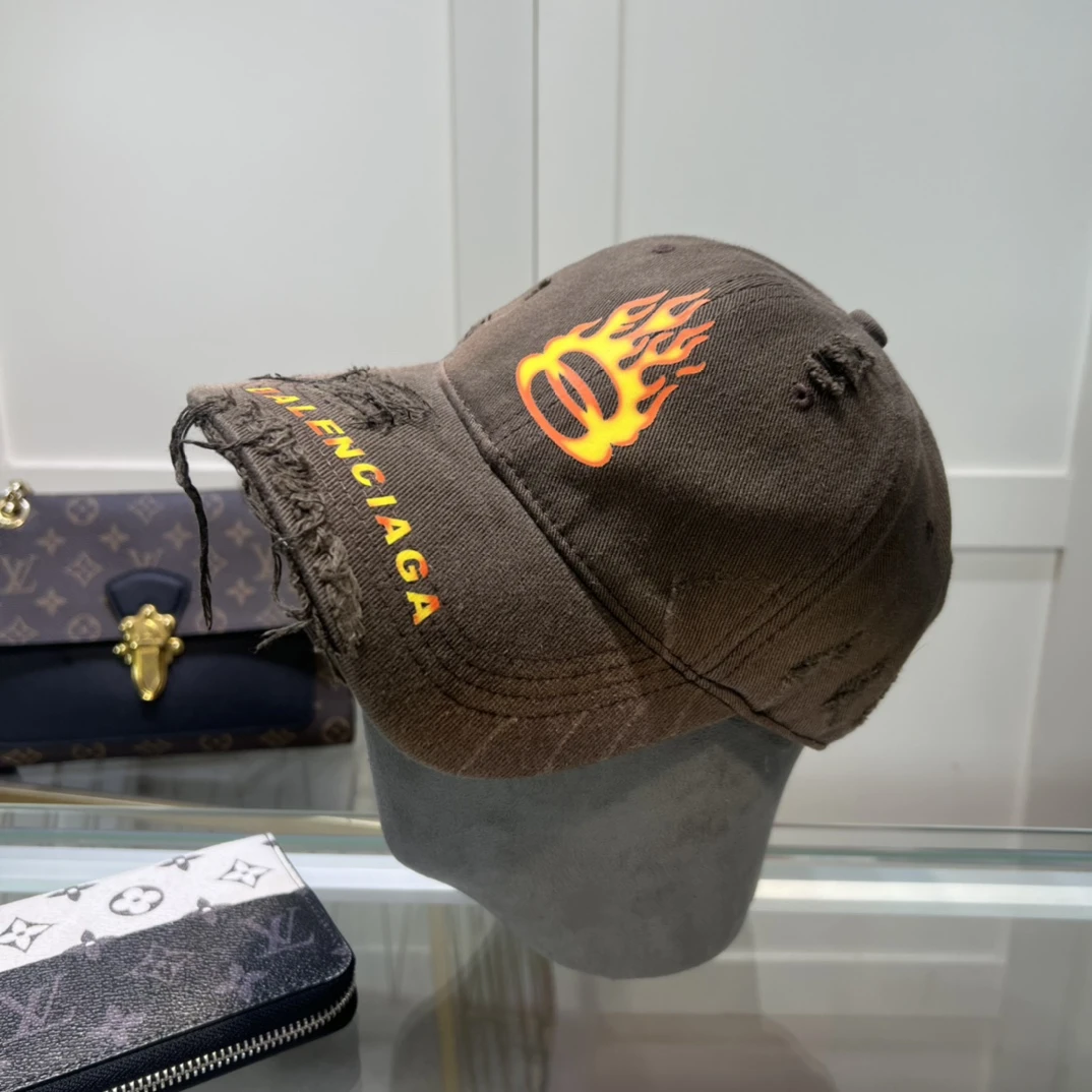 Balenciaga Hat — 8137a109