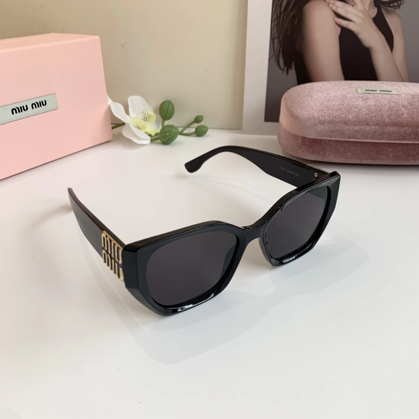 Miu Miu Eyewear — 0a6ce807