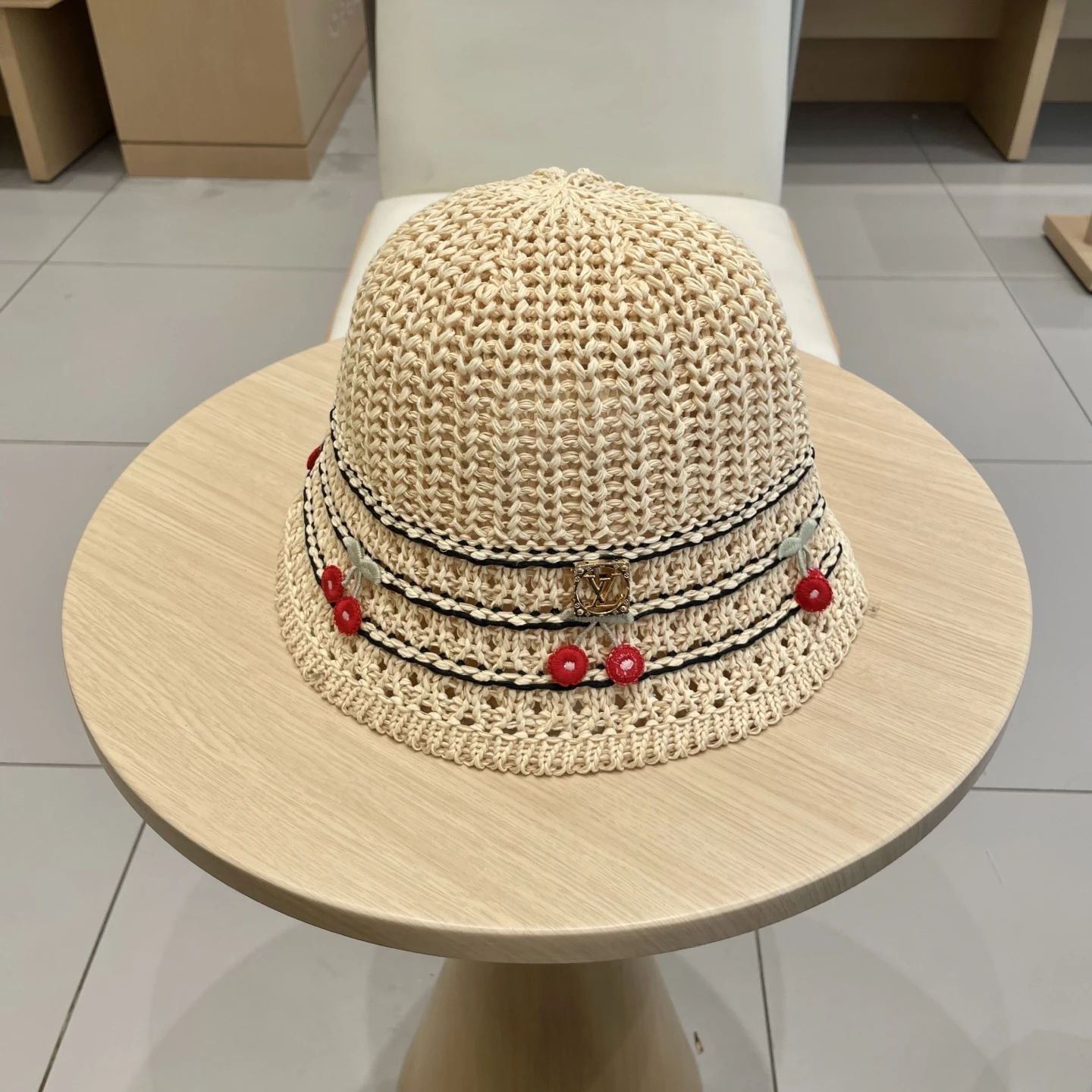 Louis Vuitton Hats — 202548fb