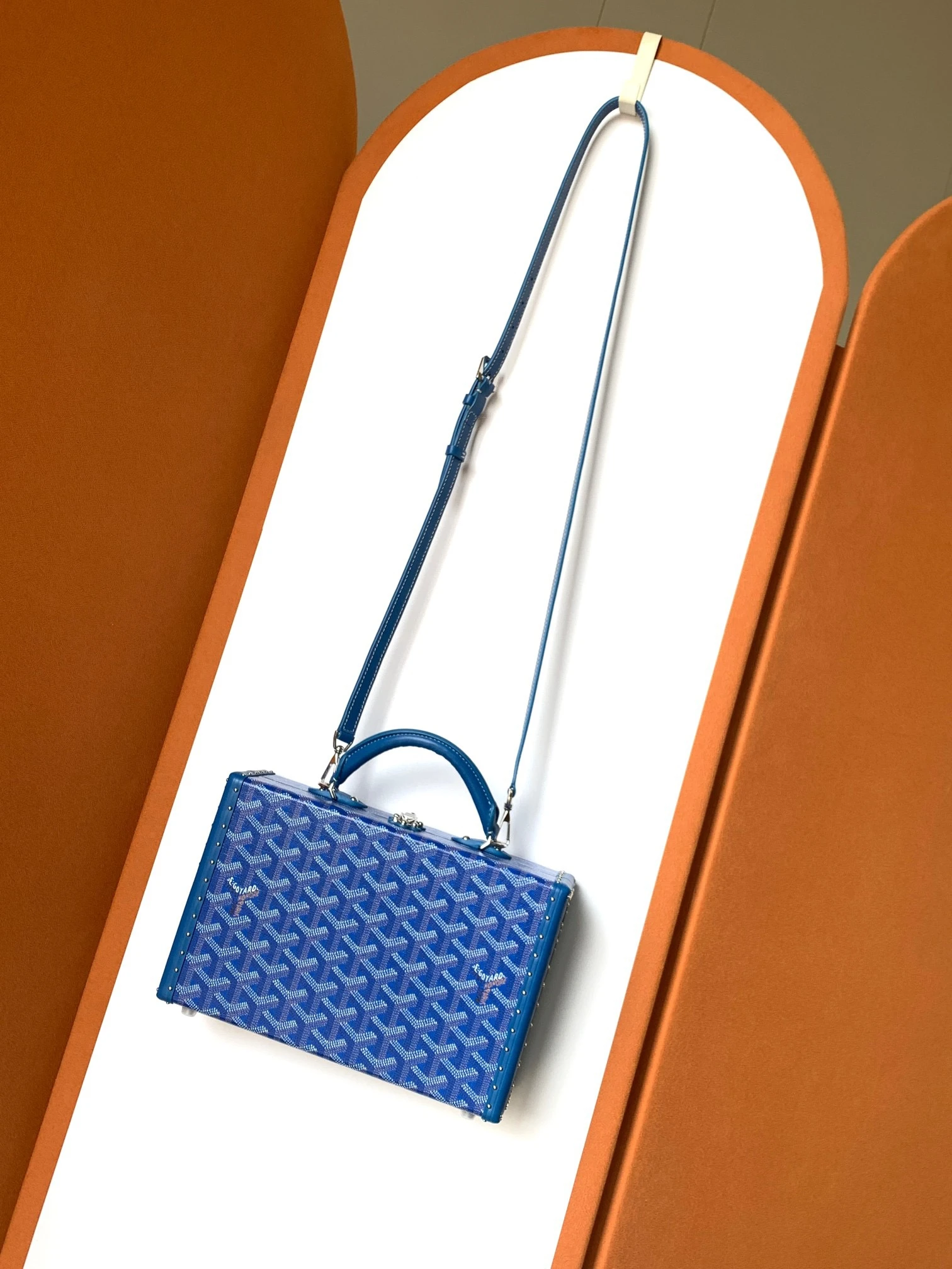 Goyard Luggage — 701aa004
