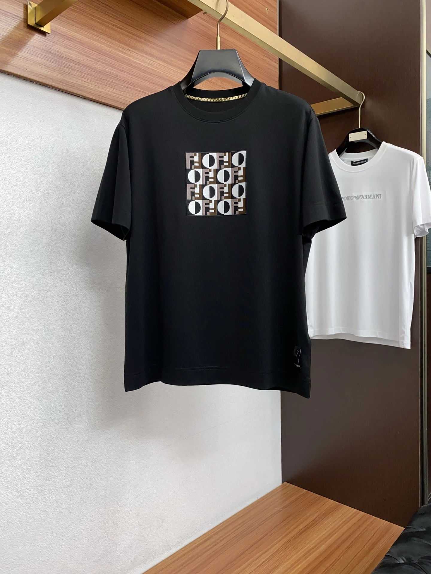 Fendi T-Shirt — 5eb25e64