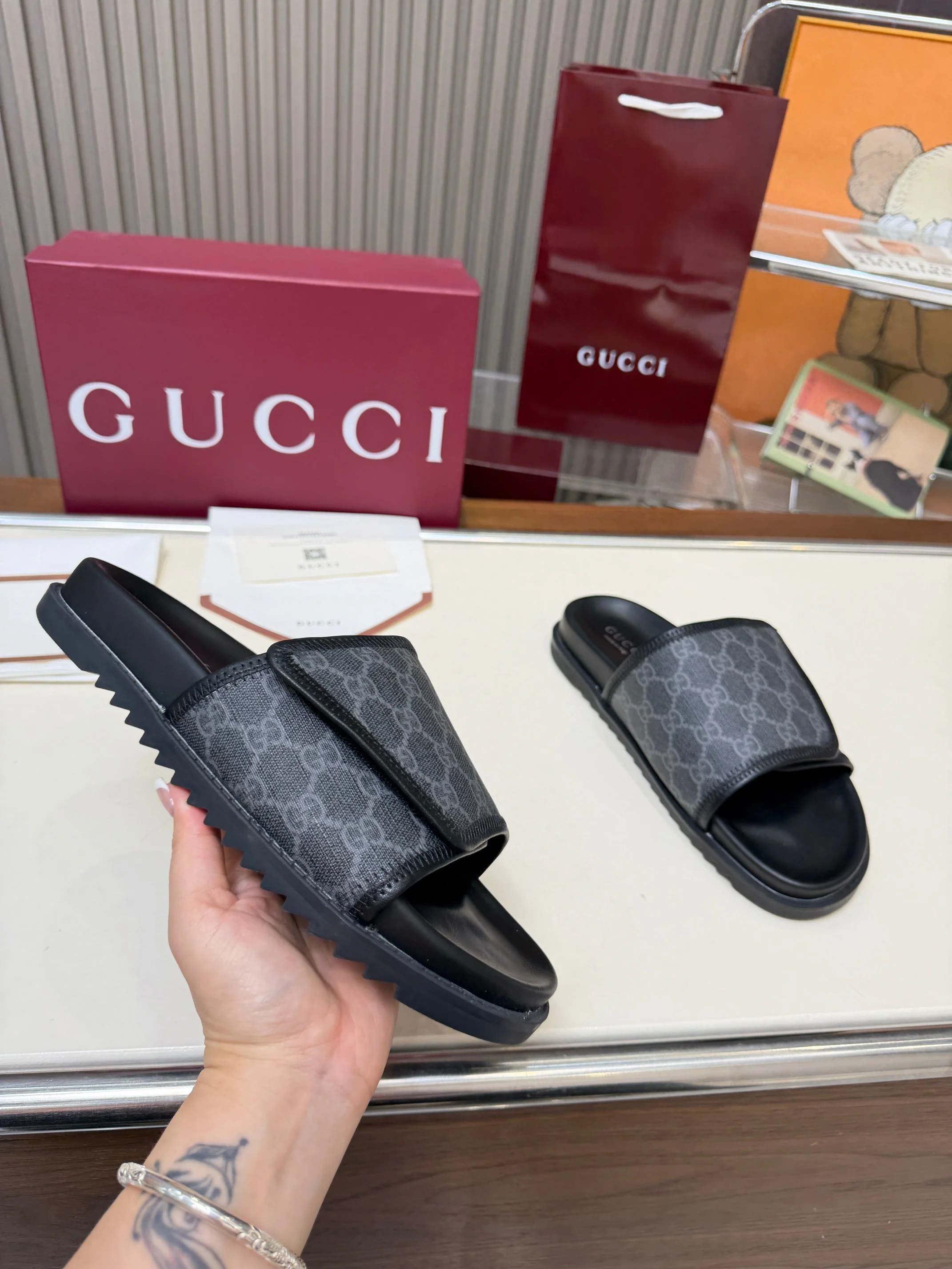 Gucci Slides — 7cb0babc