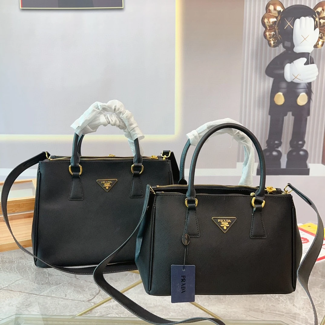 Prada Bag — d63ad990