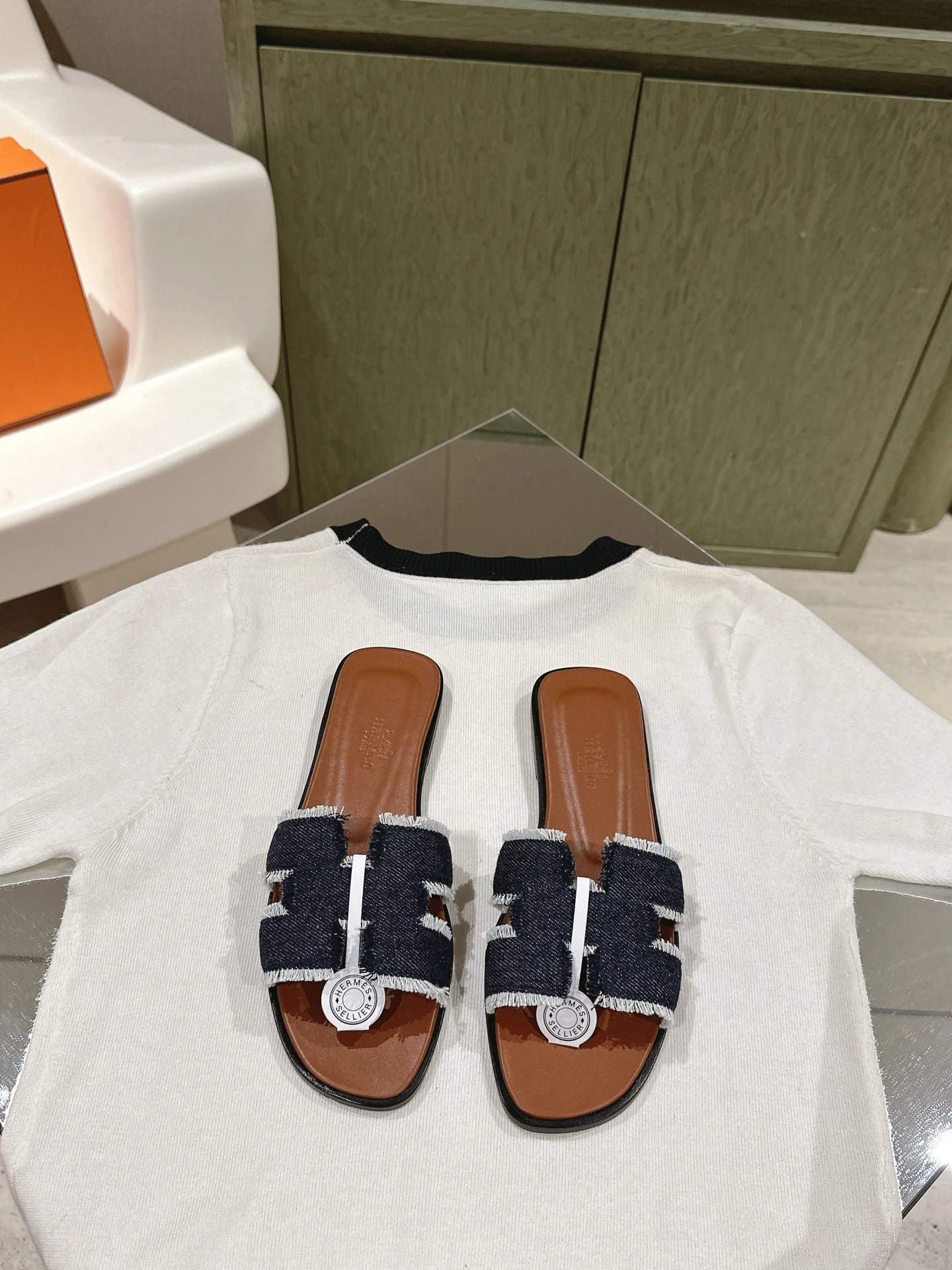 Hermès Slippers — 6155dbd6