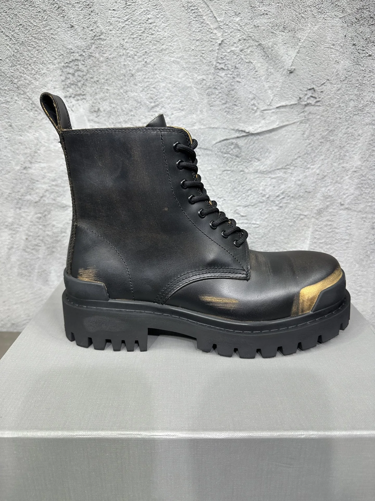 Boots — 88b1082c