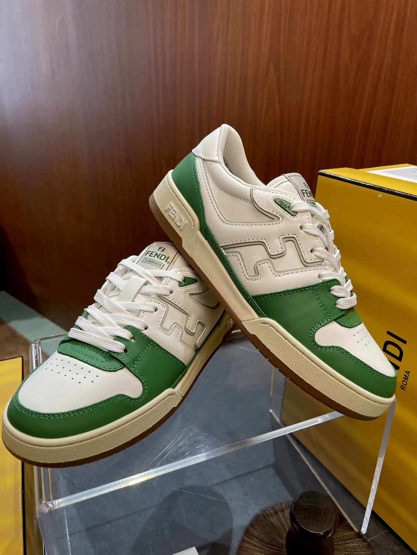 Fendi Sneakers — ba0ac9f2