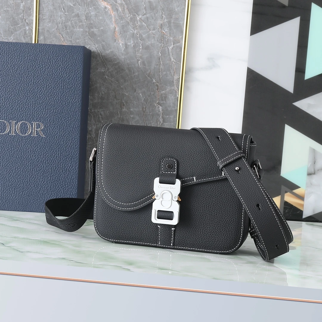 Dior Bag — e1b11350