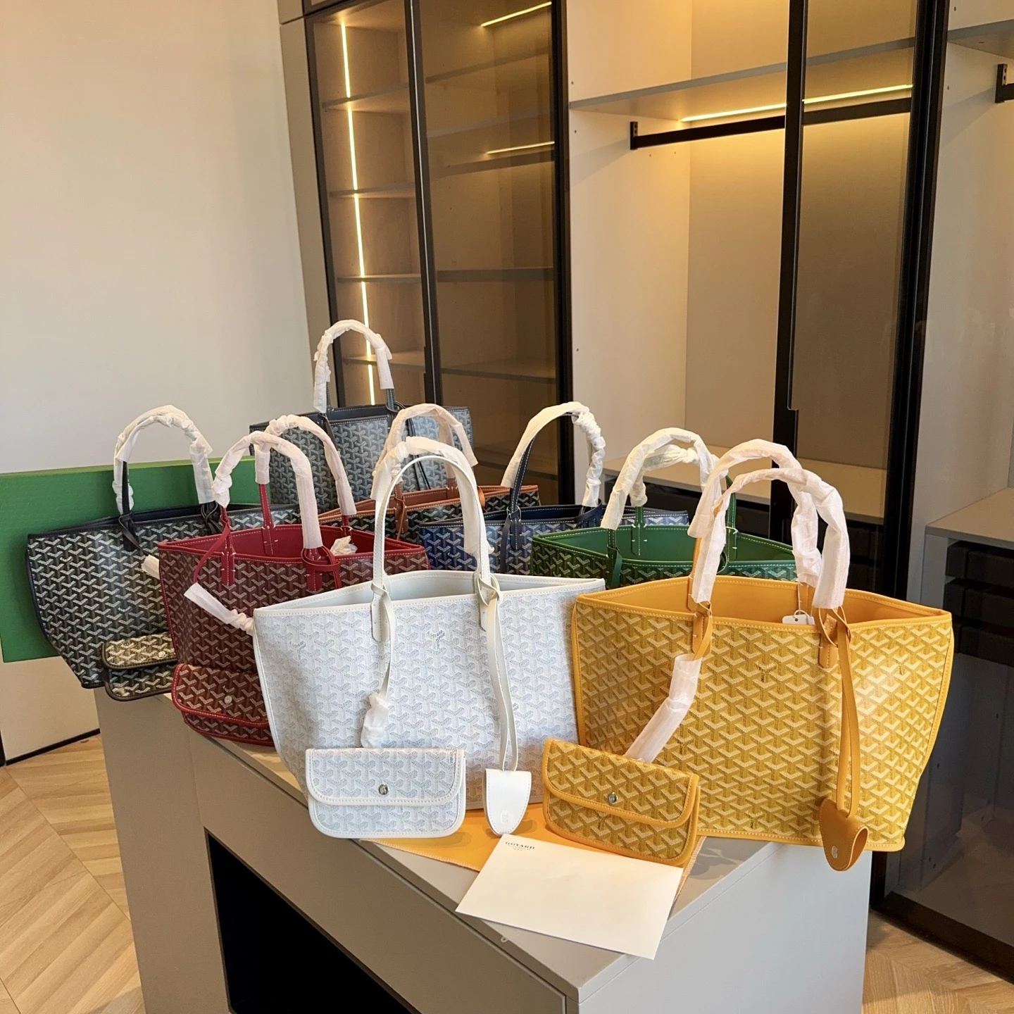 Goyard Bag — a4c5137f
