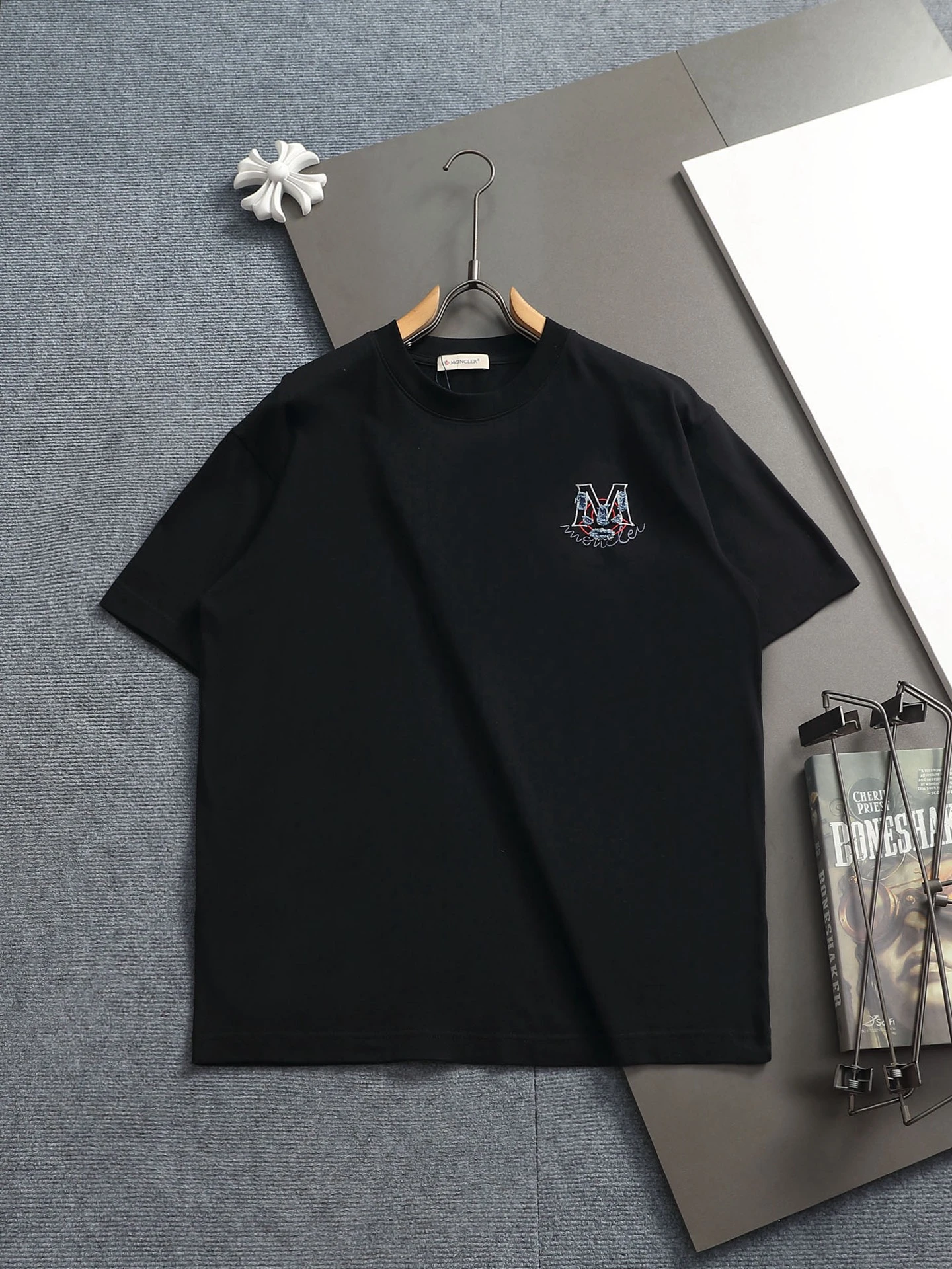 Moncler T-Shirt — de62f687