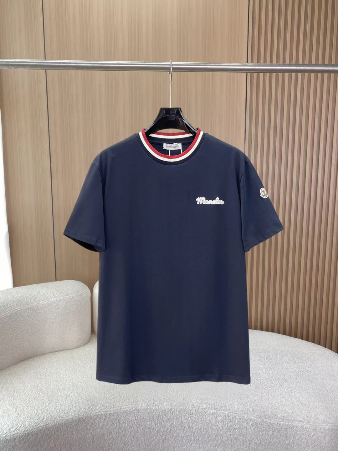 Moncler T-Shirt — e48e118d