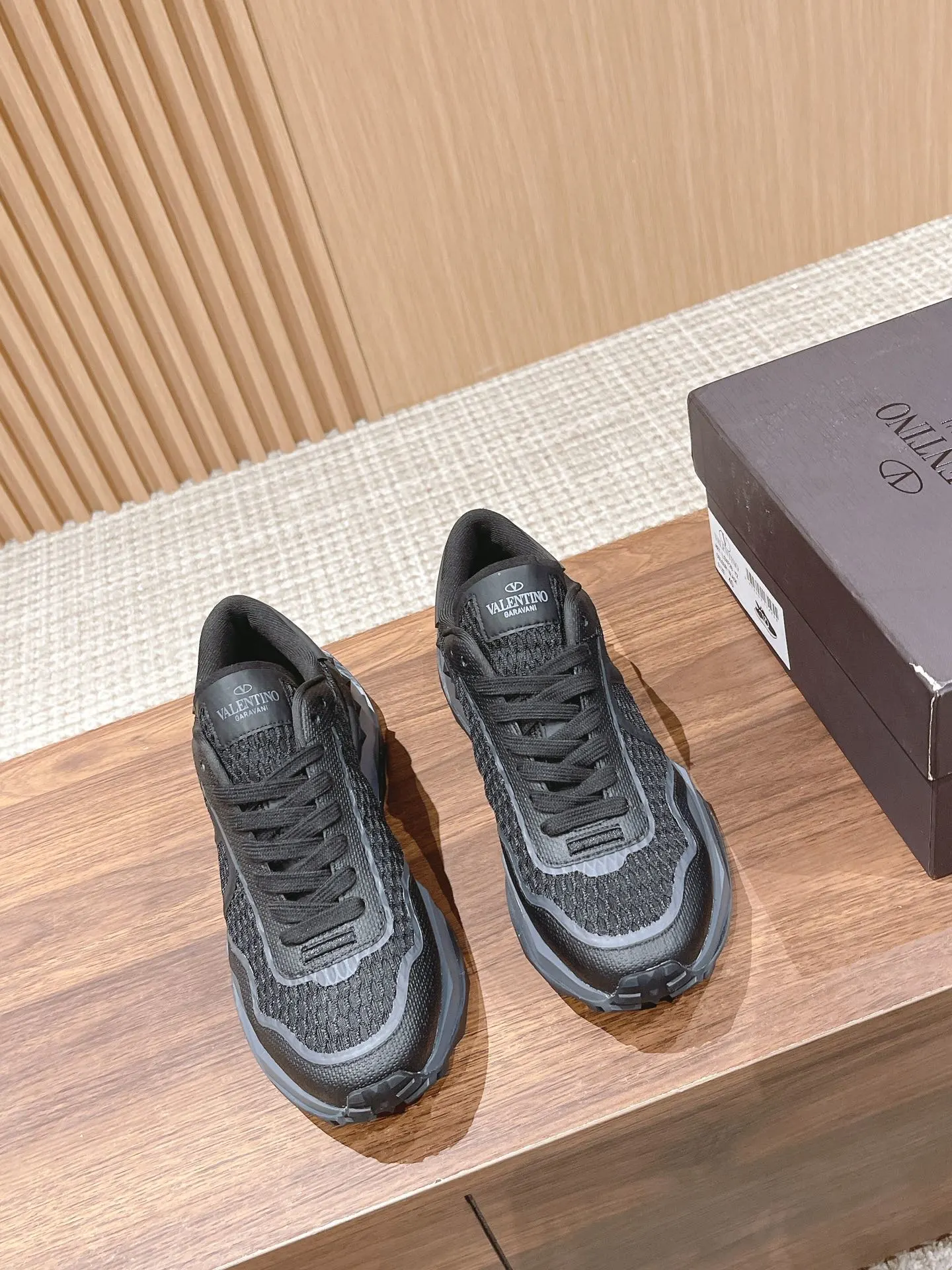 Valentino Sneakers — e9bf6602