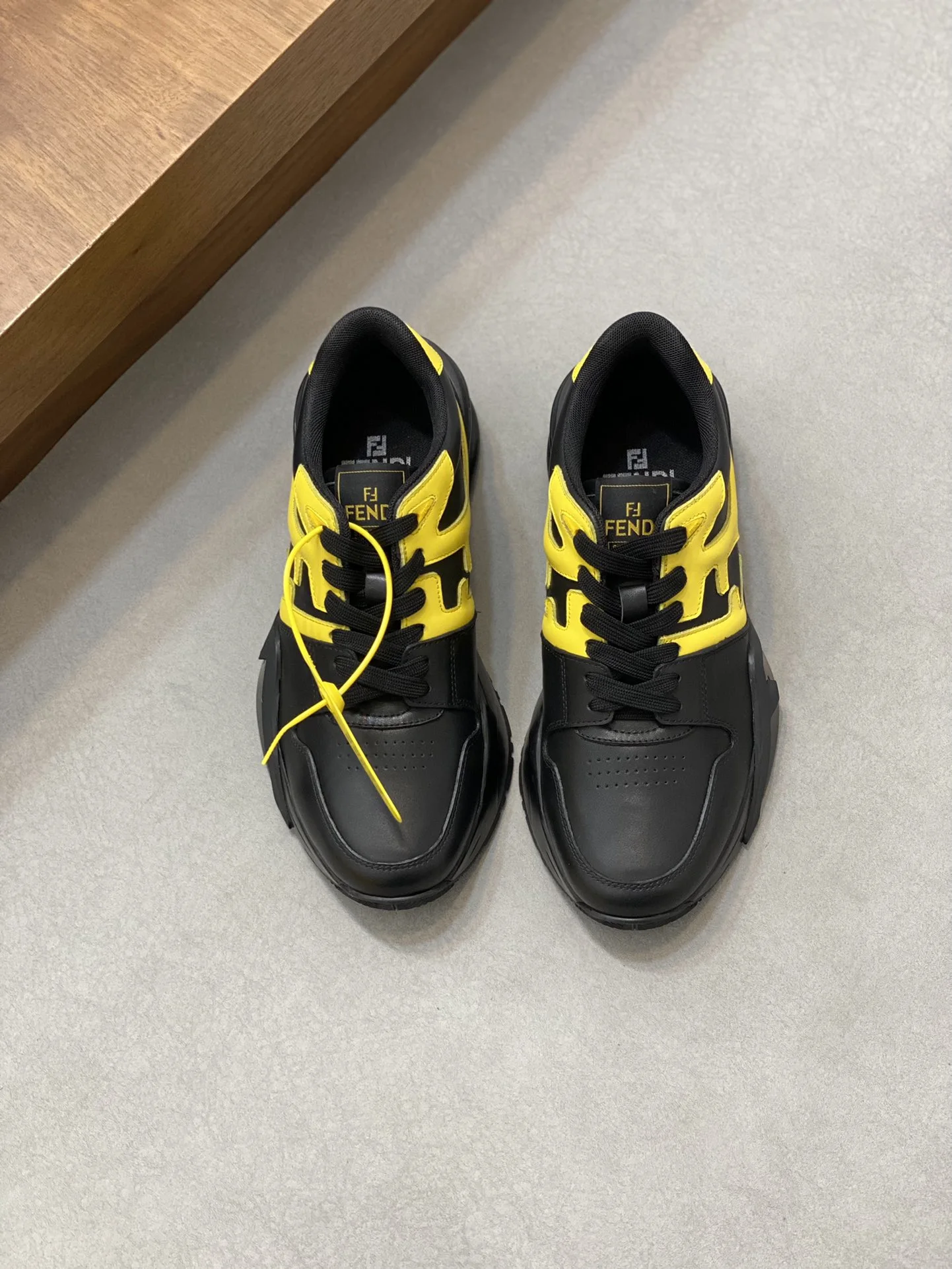 Fendi Sneakers — d0b13958