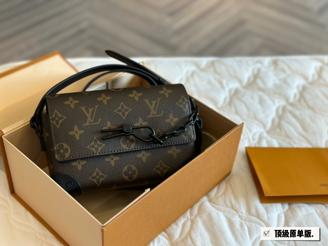 Louis Vuitton Bag — 4e10ee75