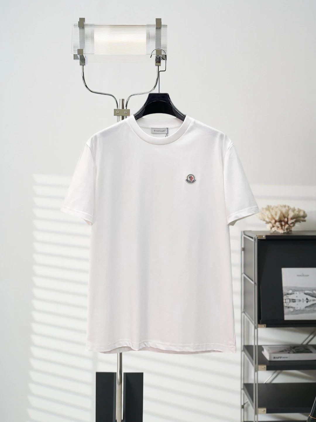 Moncler T-Shirt — 586e0099