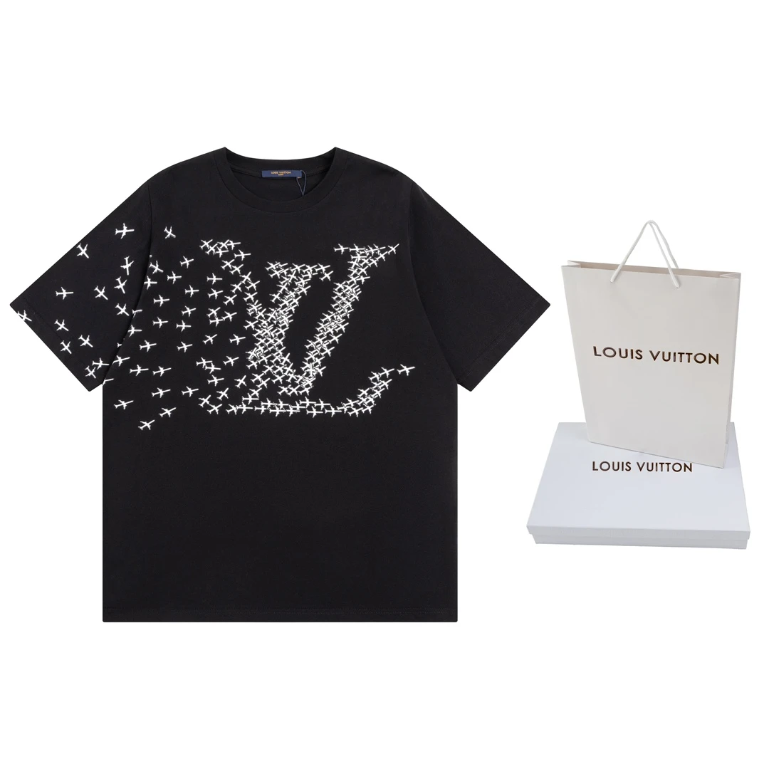 Louis Vuitton T-Shirt — 4833f4e9
