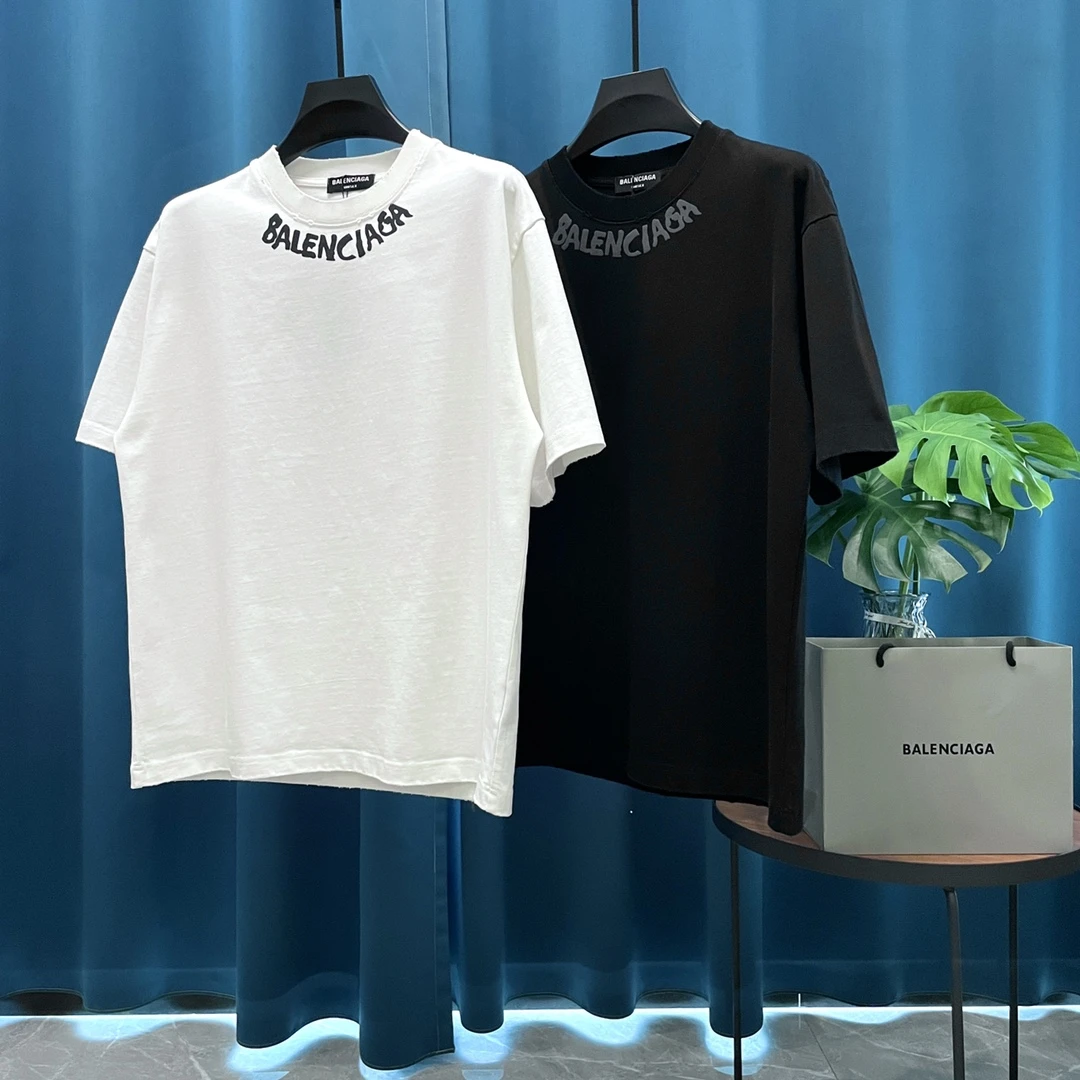 Balenciaga T-Shirt — 70c2c388