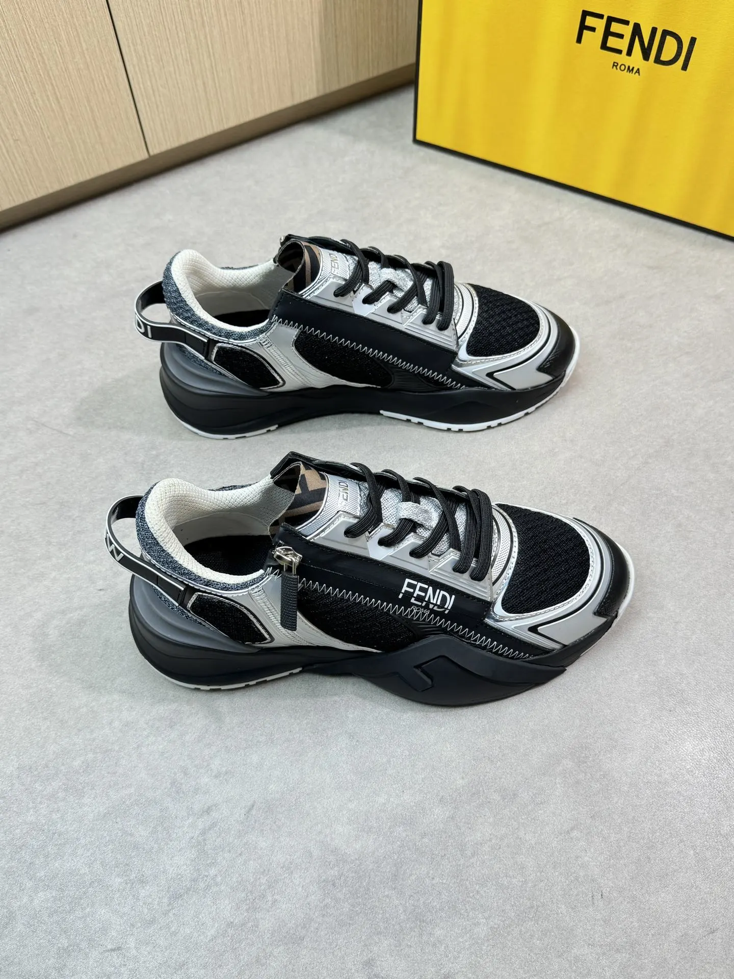 Fendi Sneakers — ef30db81