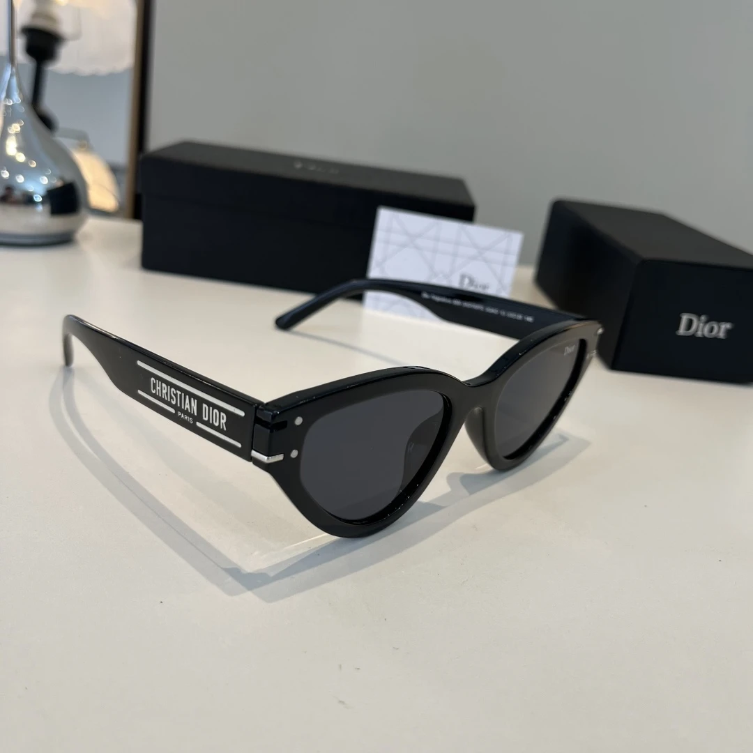 Dior Eyewear — c1f9f792