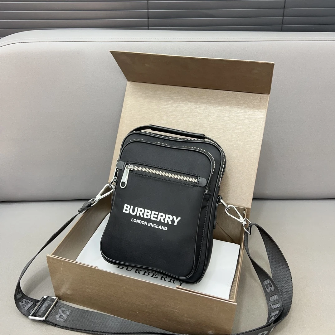 Burberry Bag — 7a940ae3
