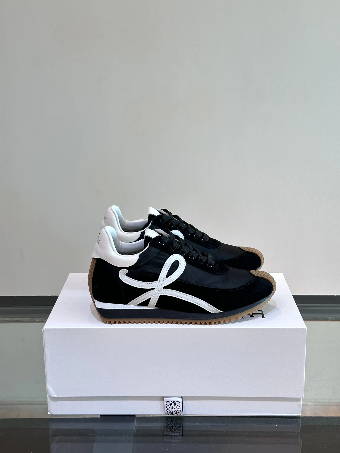 Loewe Sneakers — 8b2ab94d