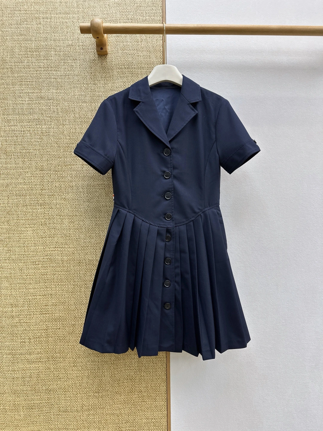 Dresses — 4b451f54