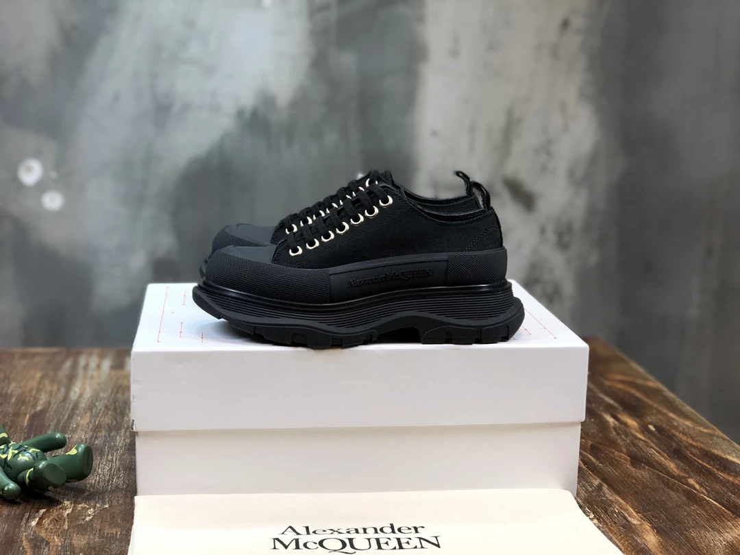 Alexander McQueen Sneakers — 6bb90b4f