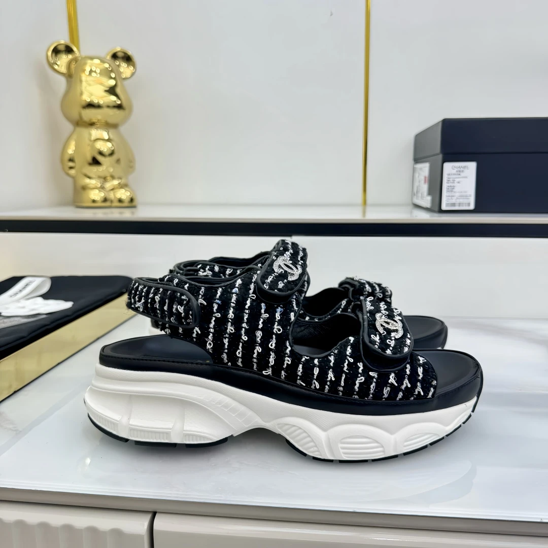Chanel Slippers — 9c90f51e