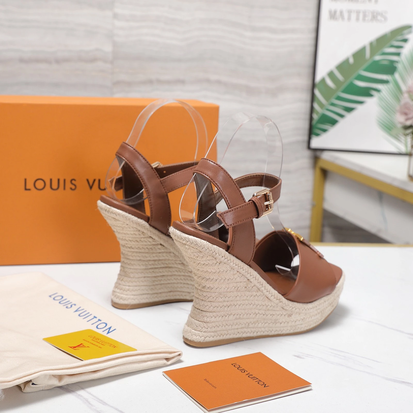 Louis Vuitton Sandals — 63b3bc18