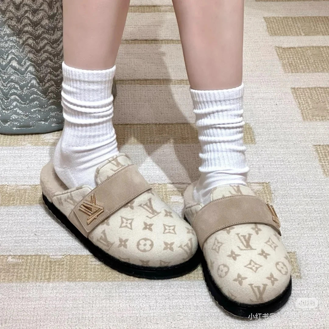 Louis Vuitton Slippers — 10e41ec6