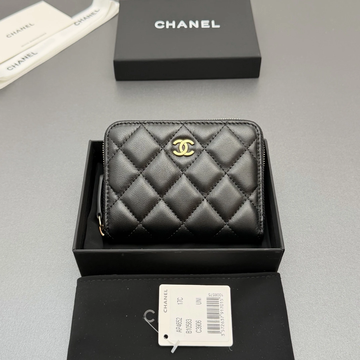 Wallets — ed69db94