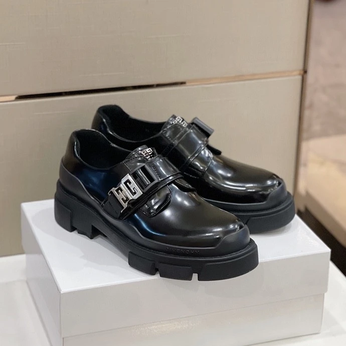 Givenchy Shoes — 49b950a7