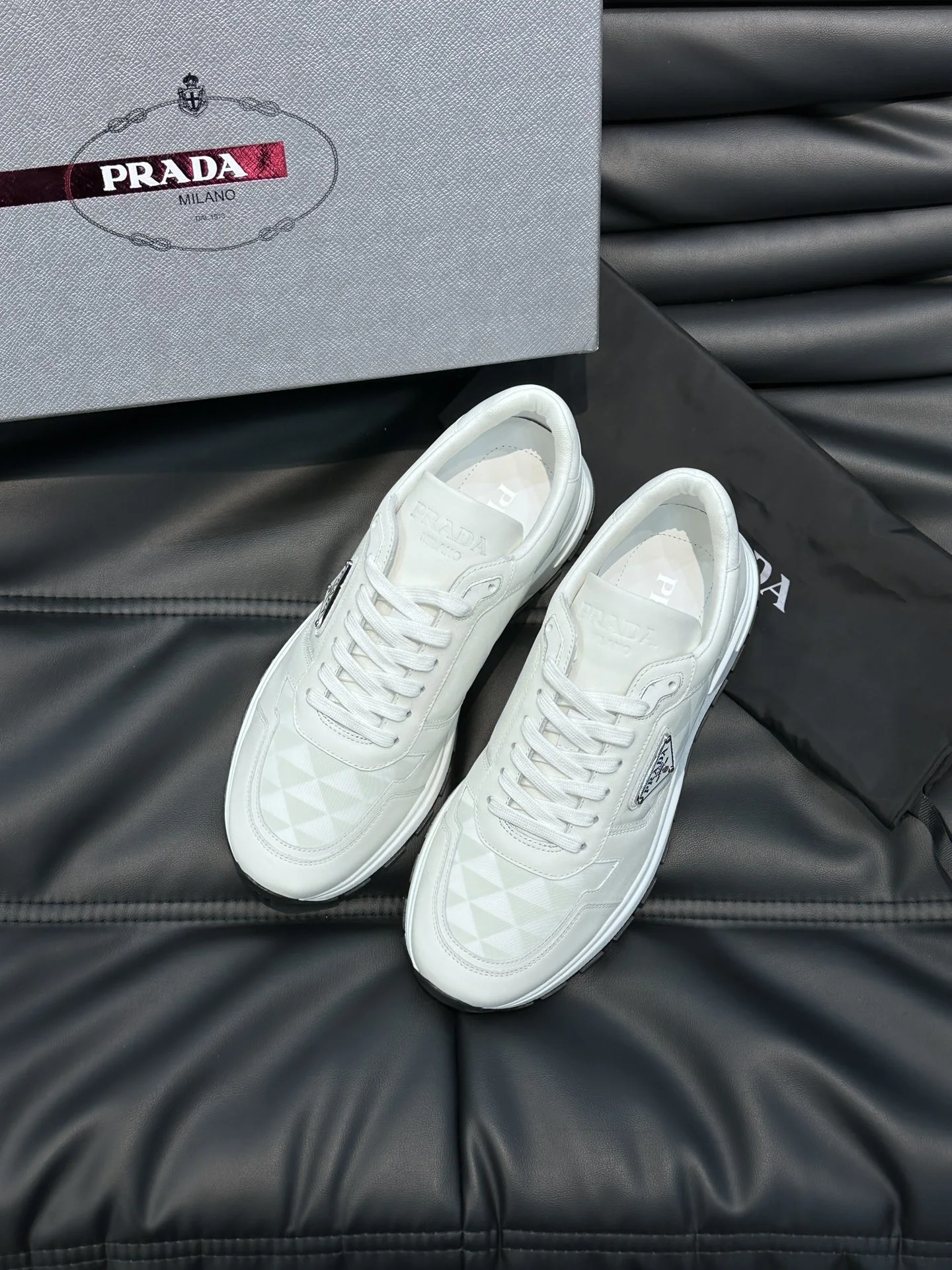 Prada Sneakers — b7ff00b9