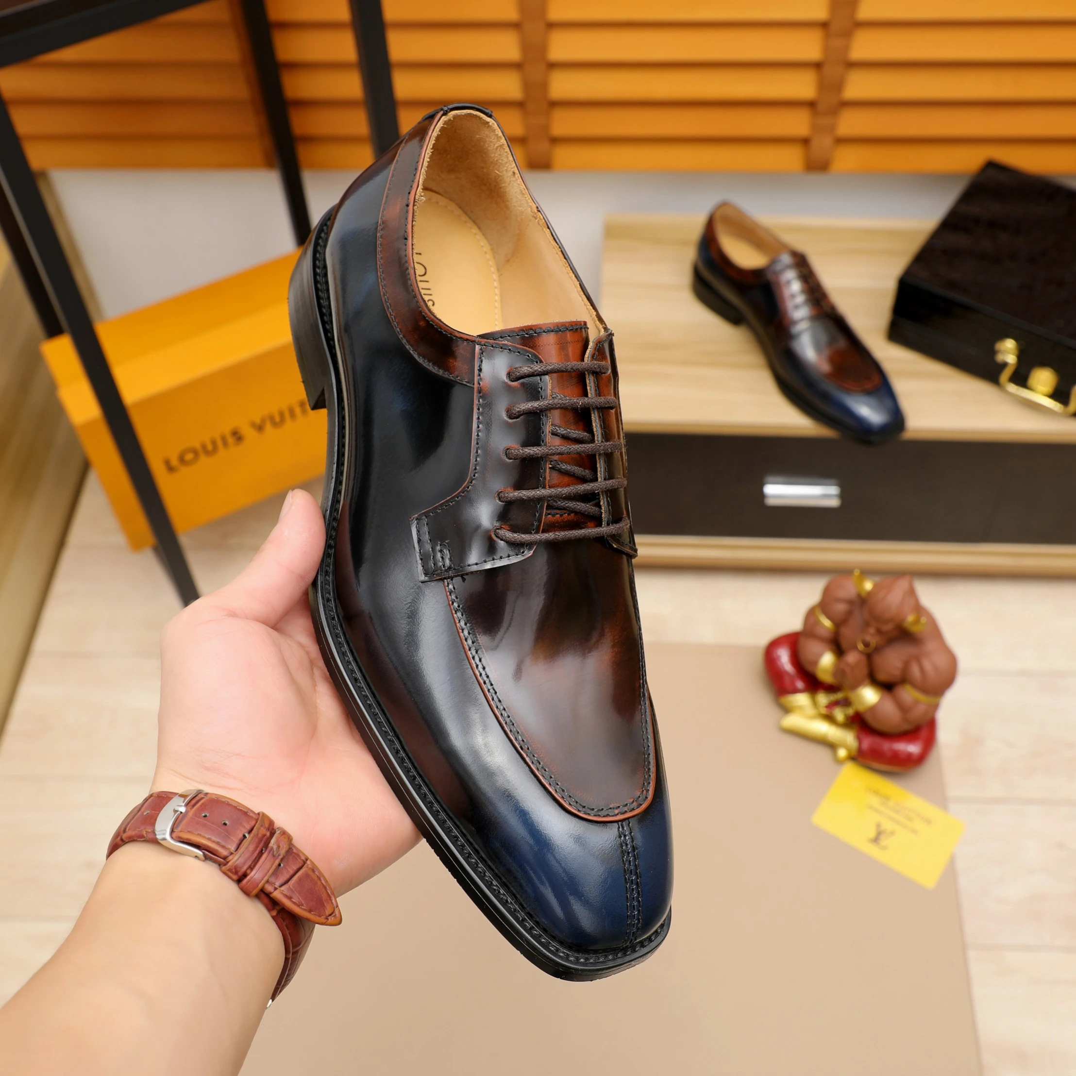 Louis Vuitton Dress Shoes — 61fa4d57