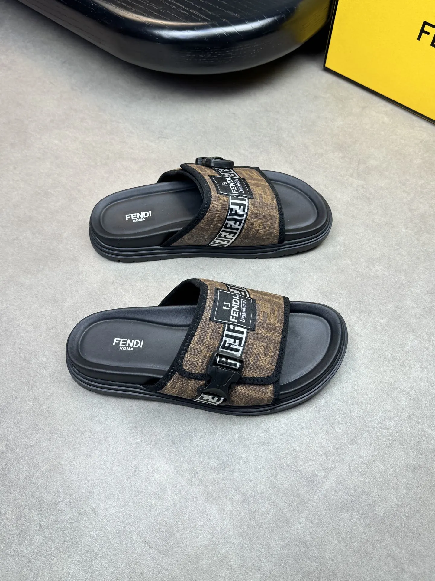 Fendi Sneakers — a7d61aa5