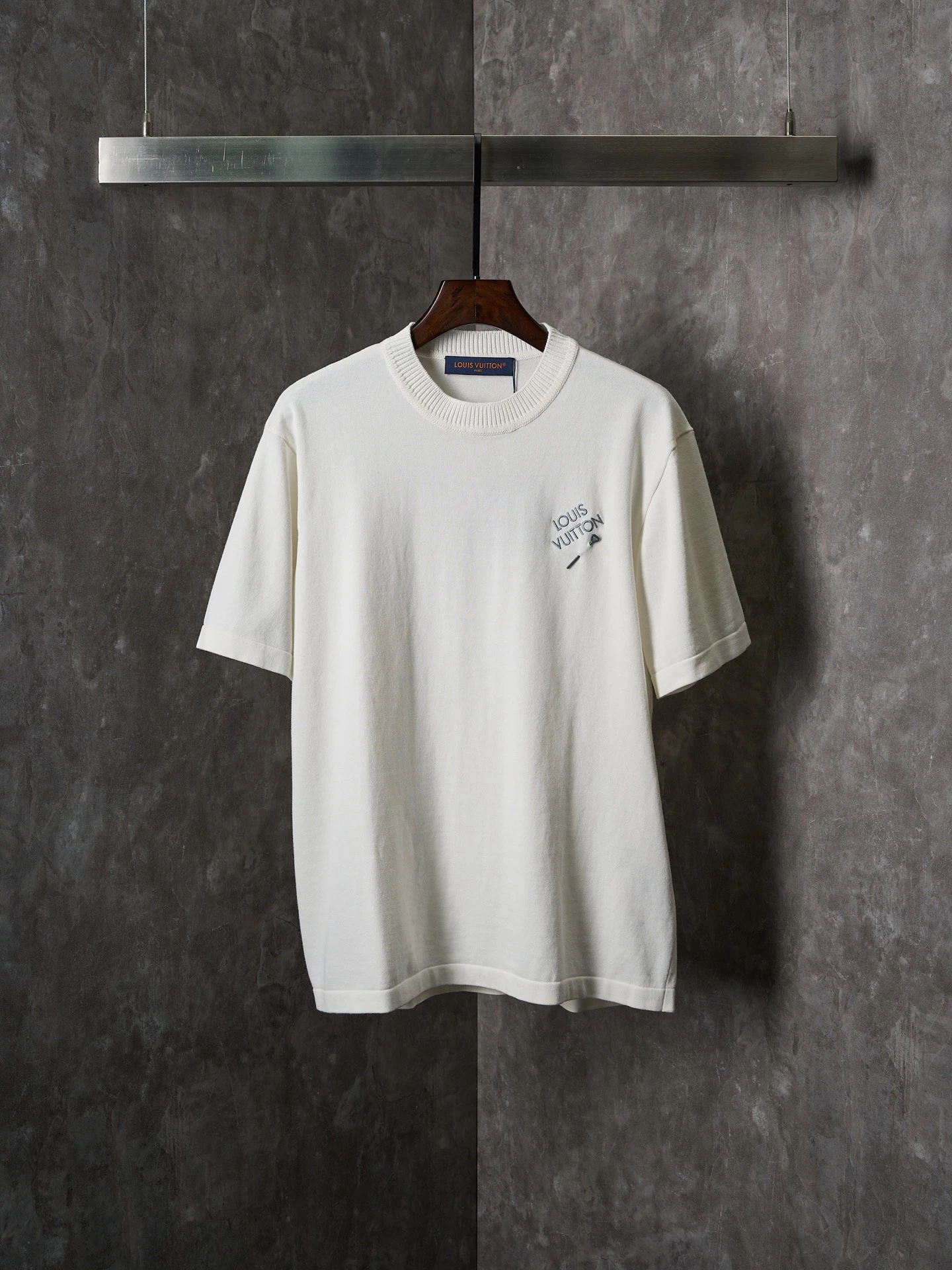 Louis Vuitton T-Shirt — a8766c2b