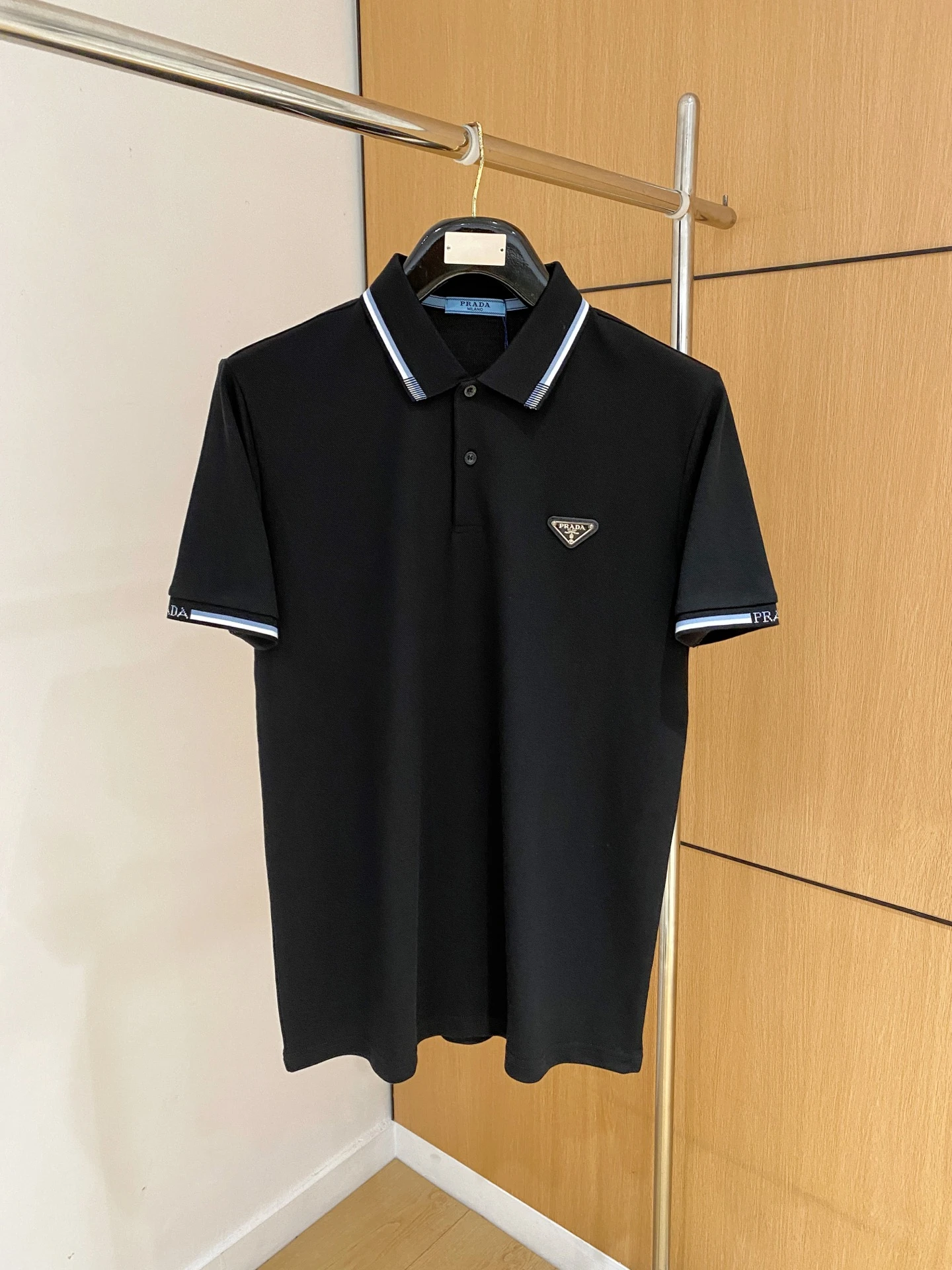 Prada T-Shirt — b0f6799a