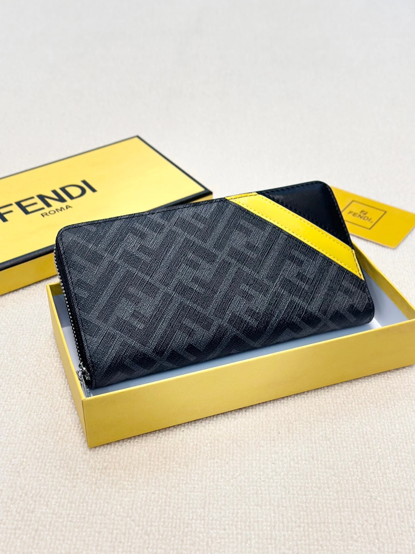 Fendi Bag — b3233c36