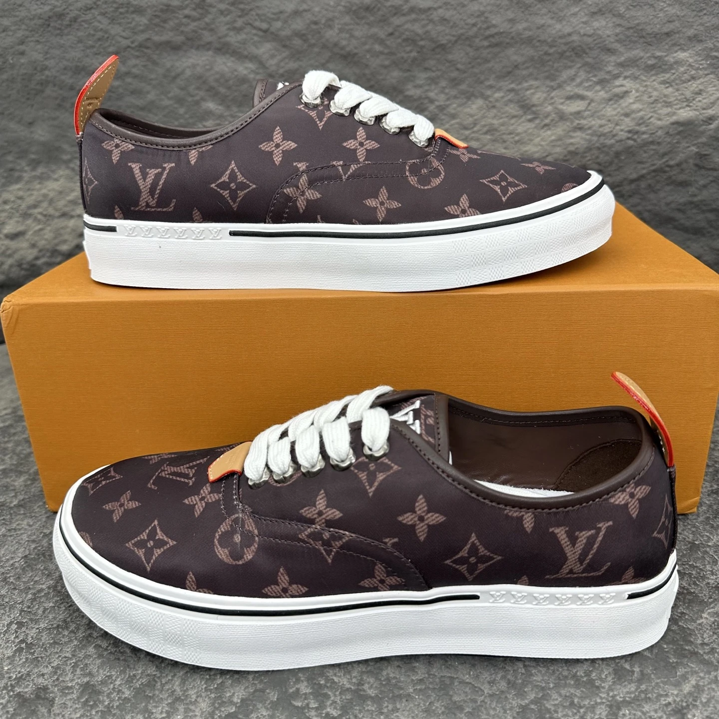 Louis Vuitton Sneakers — 4e0ff5af