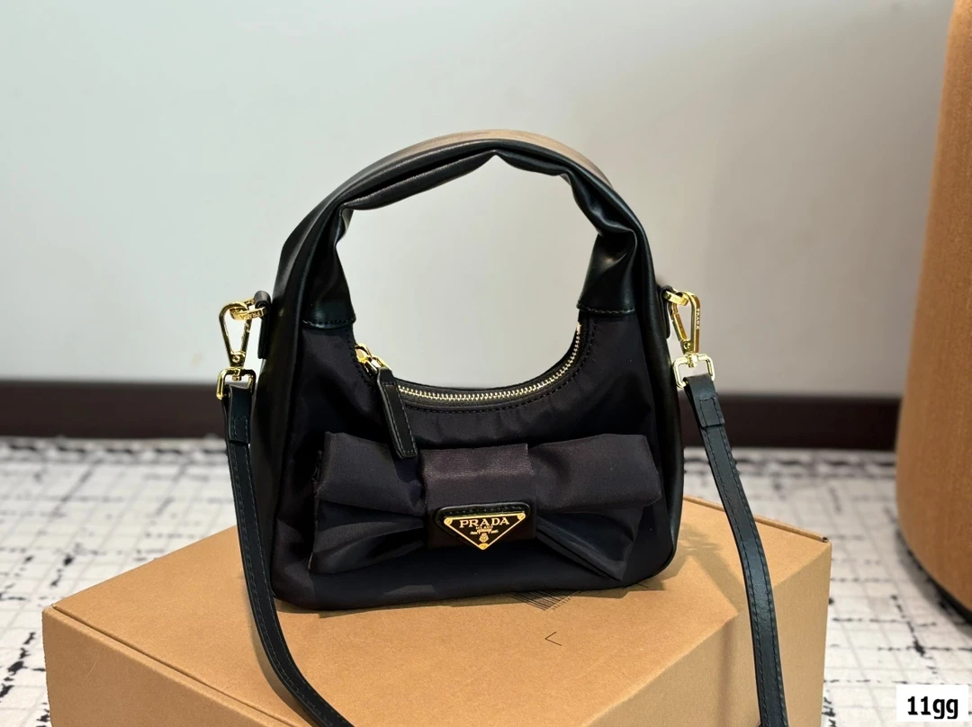 Prada Bag — 134a8ad4