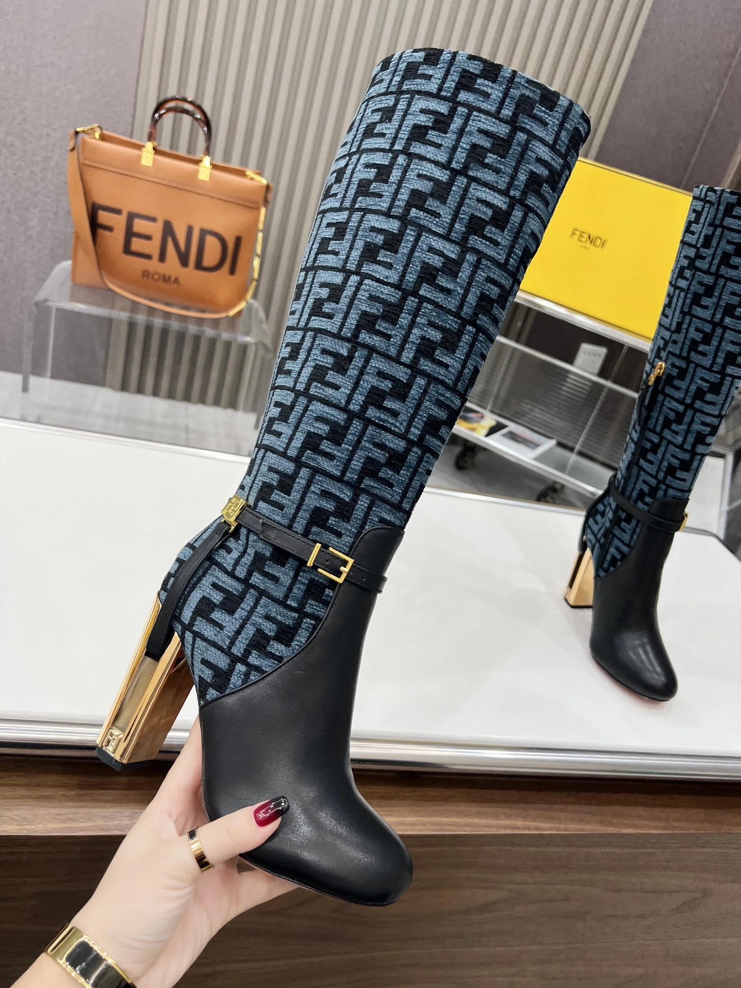 Fendi Boots — 385108ad