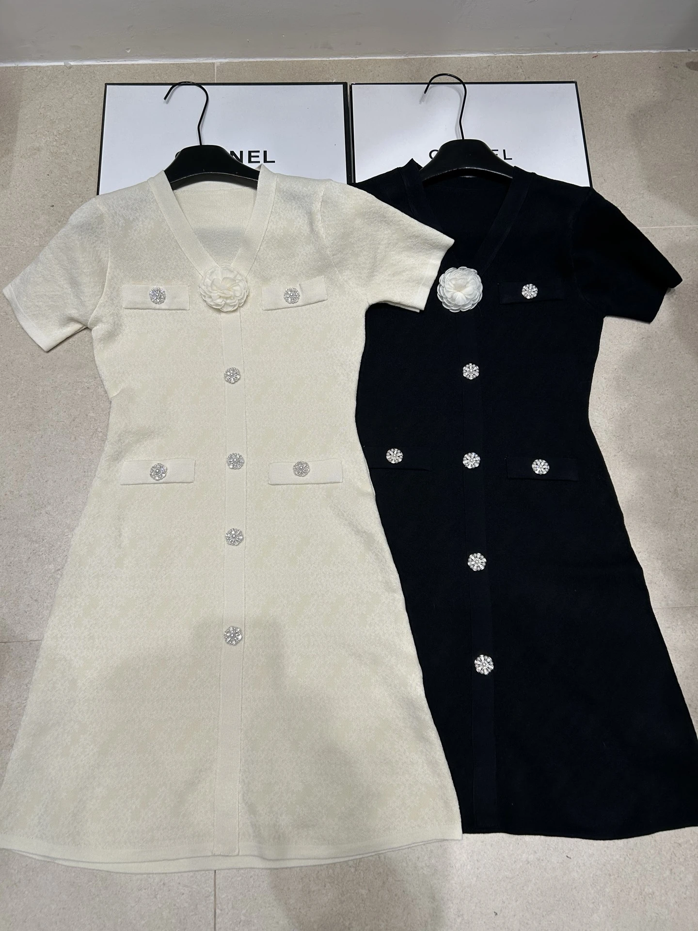 Dresses — 7ff52bee