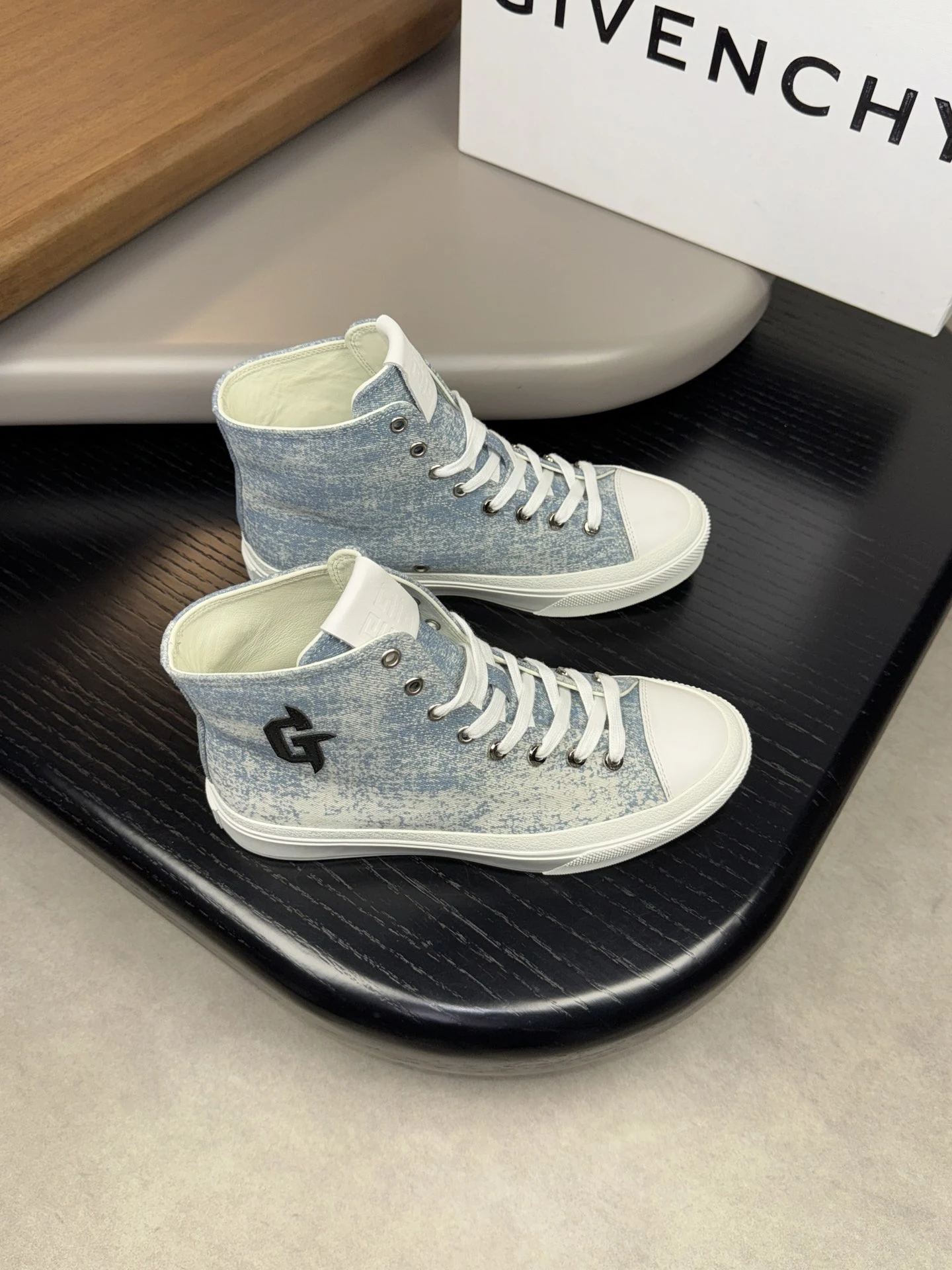Givenchy Shoes — e604f314