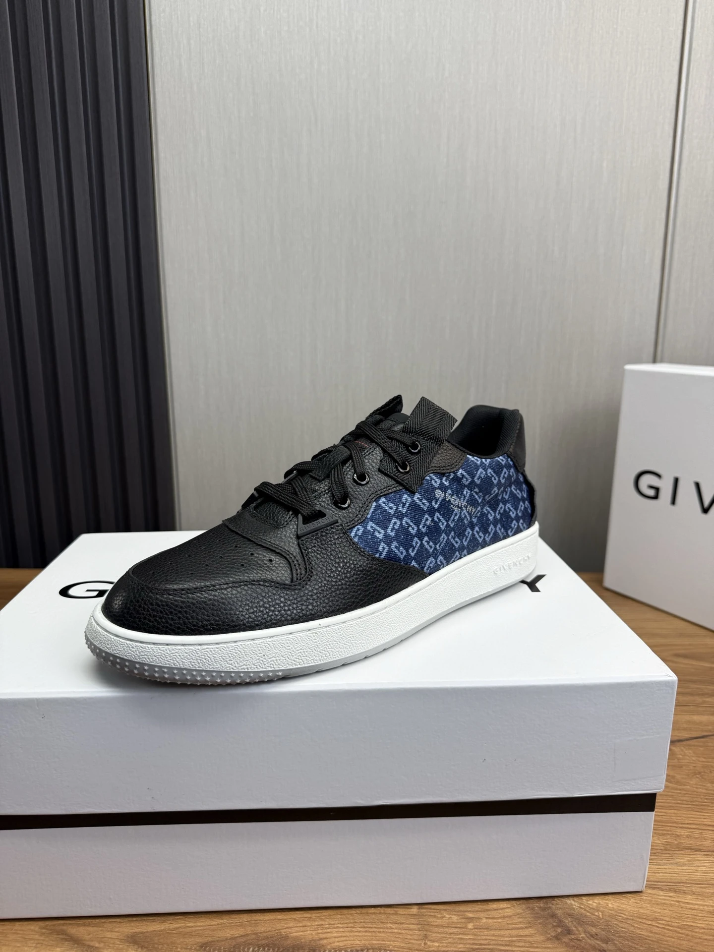 Givenchy Shoes — 733b5afa