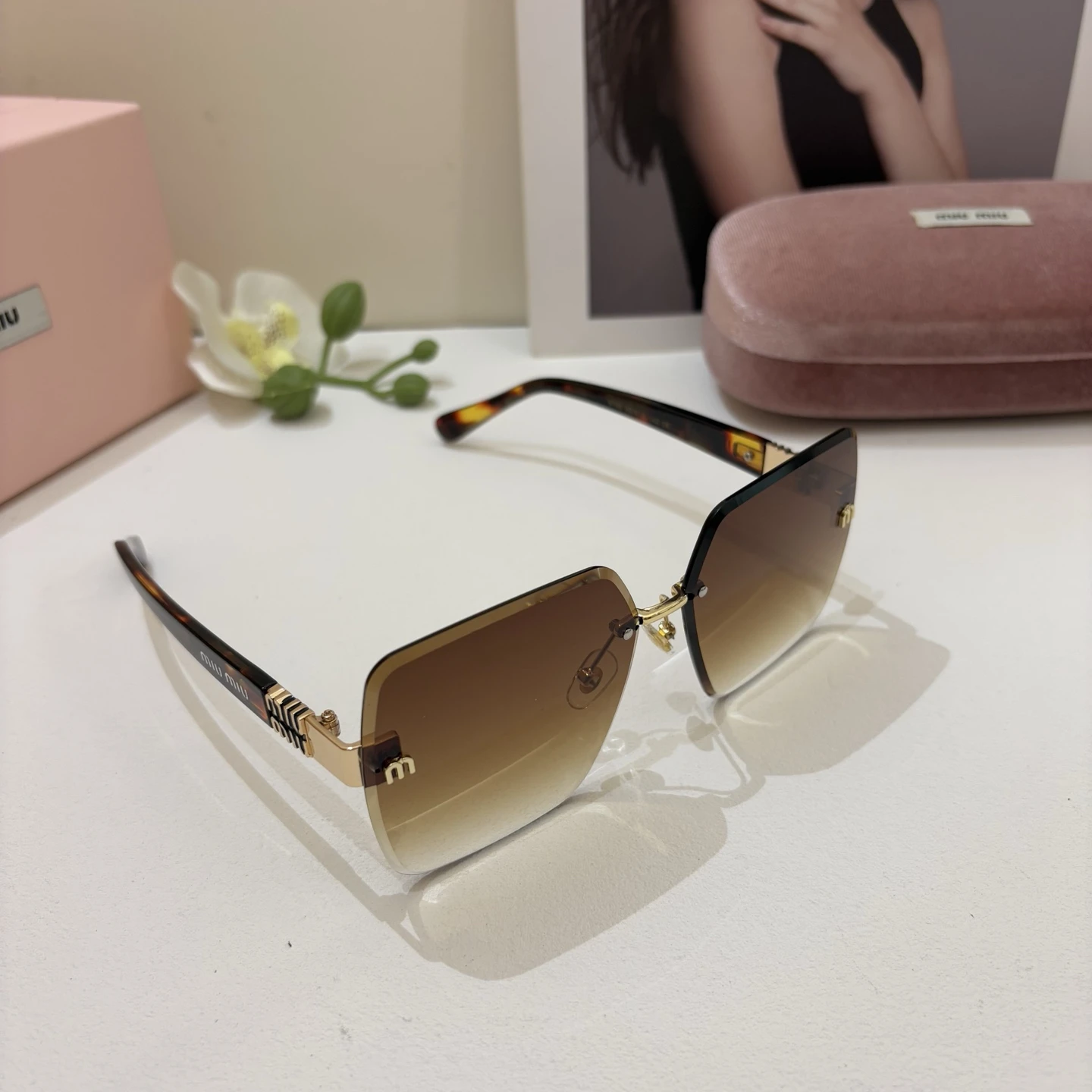 Miu Miu Eyewear — 8a42f3df
