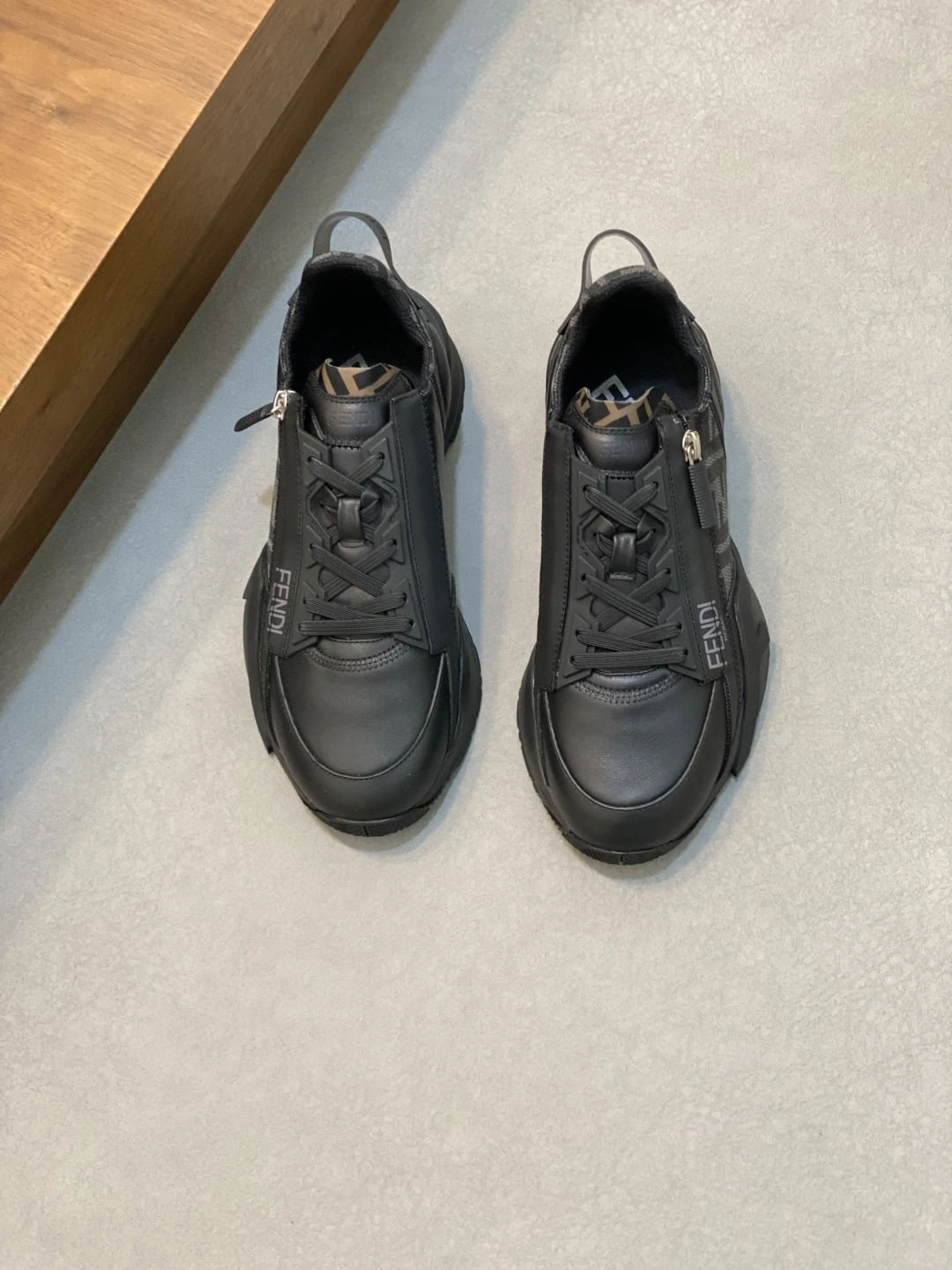 Fendi Sneakers — da3c8dbe