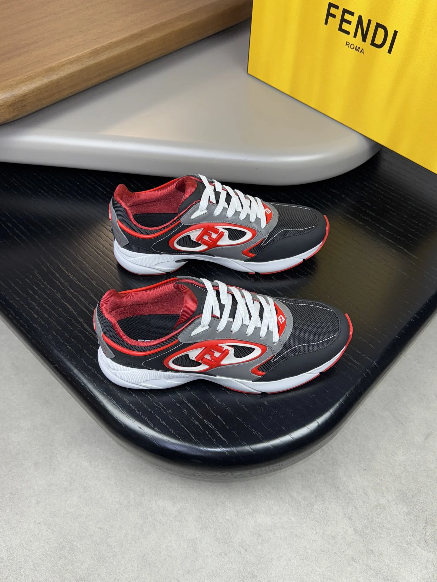 Fendi Sneakers — 4f216ee4
