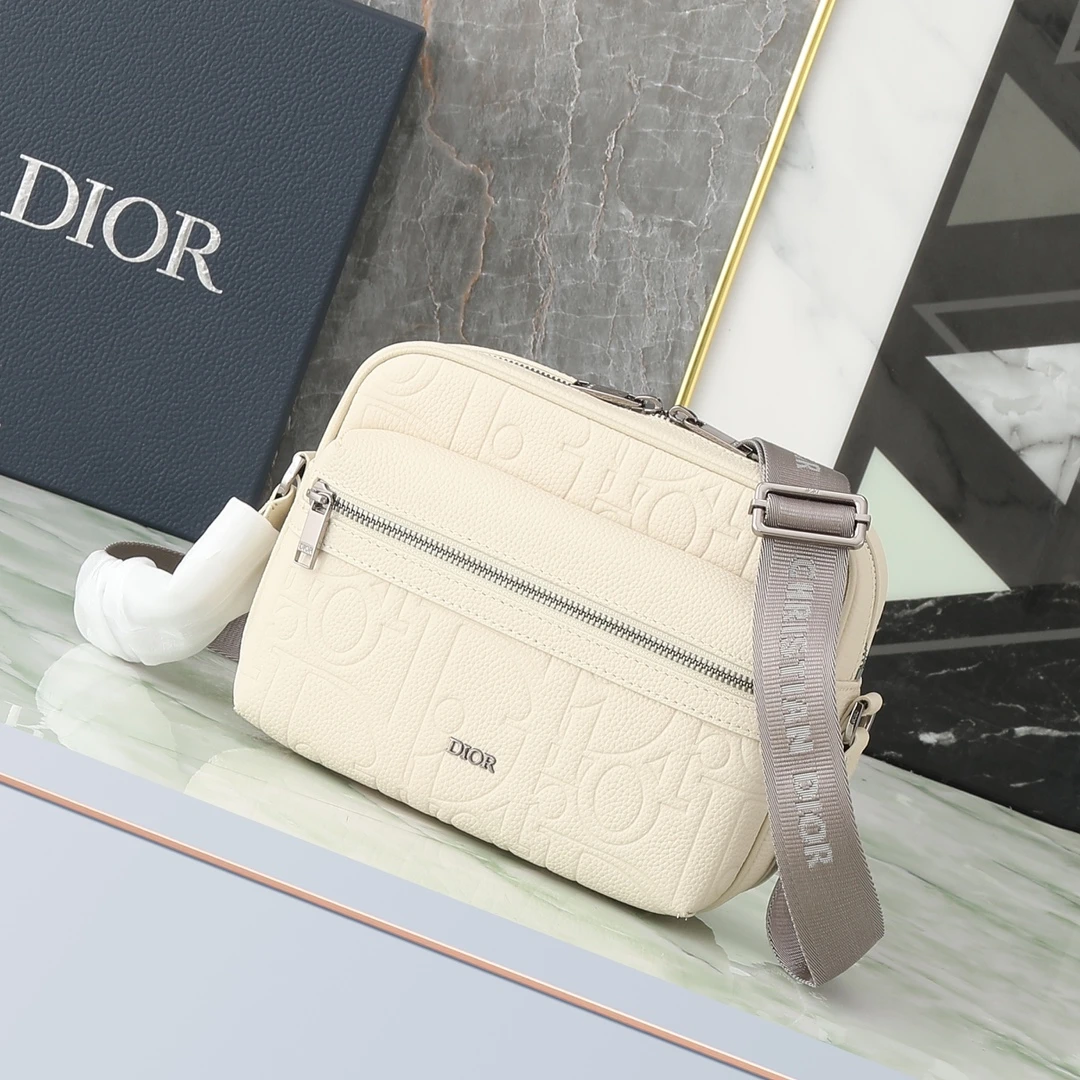 Dior Bag — c0a18944